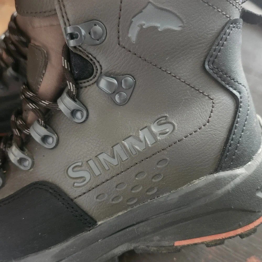 Simms Wading Boots Mens 7 Black Grey Freestone Rubber Sole Hiking Fly Fishing
